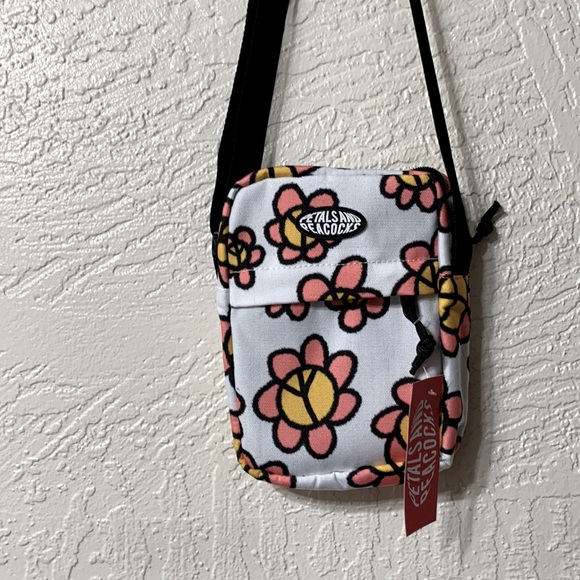 White floral canvas crossbody - Picture 3 of 12